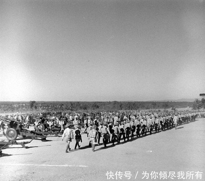 蒋介石|一组1943年12月蒋介石与宋美龄视察中国驻印远征军的珍贵照片！