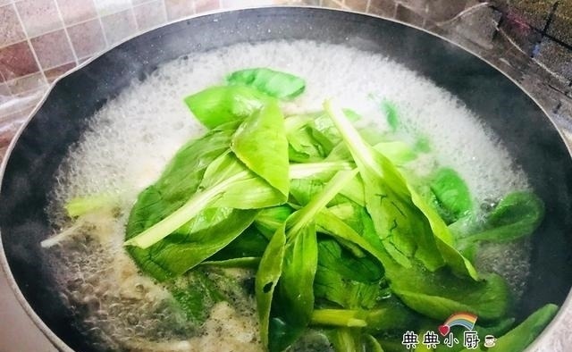 平菇|猪身上便宜又好吃的部位，煮汤越喝越香，是最好的食补食材