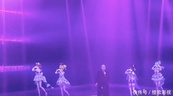 61岁腾格尔过年太接地气!小平房上贴蒙文对联,用花脸盆装肉馅