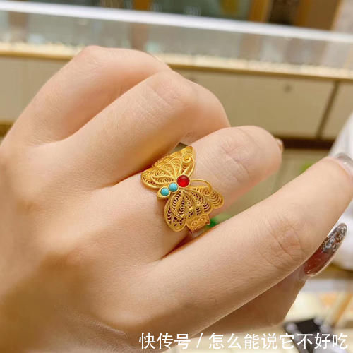 黄金首饰|古法工艺已经out了？今年的黄金首饰，正流行“镂空”元素