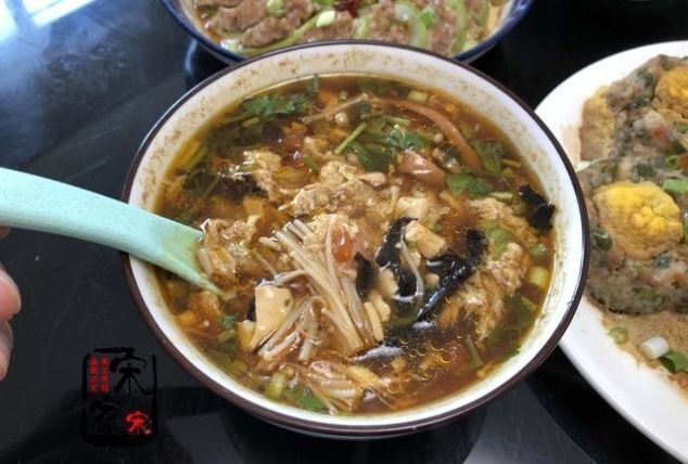 晚餐，老公下厨做了2菜1汤，这是我吃过最好吃的菜