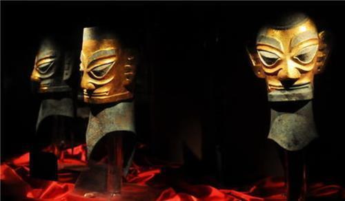 三星堆发现“谜”样的甲骨,上面符号是不是文字?专家都搞不明白