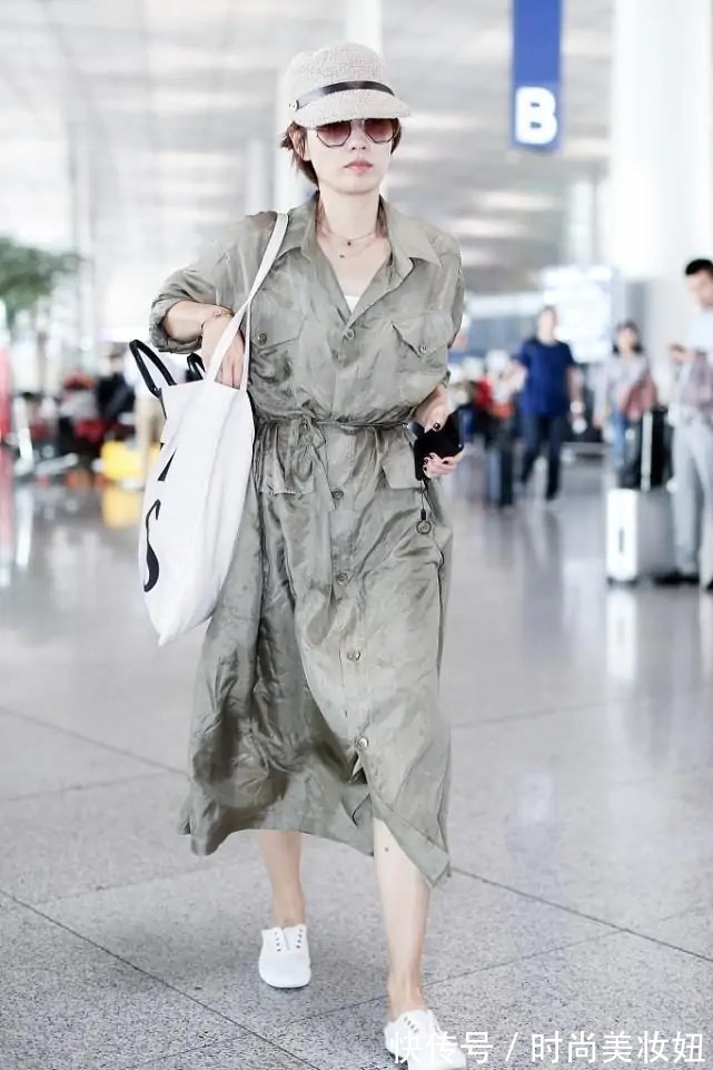 高级感|马伊琍真的好自信,衬衫裙满是褶皱照样穿,气质好仍显高级感