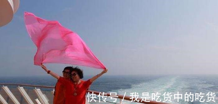 丝巾|中国大妈迪拜旅行受争议，网友海滩晒丝巾拍照难道也有错！