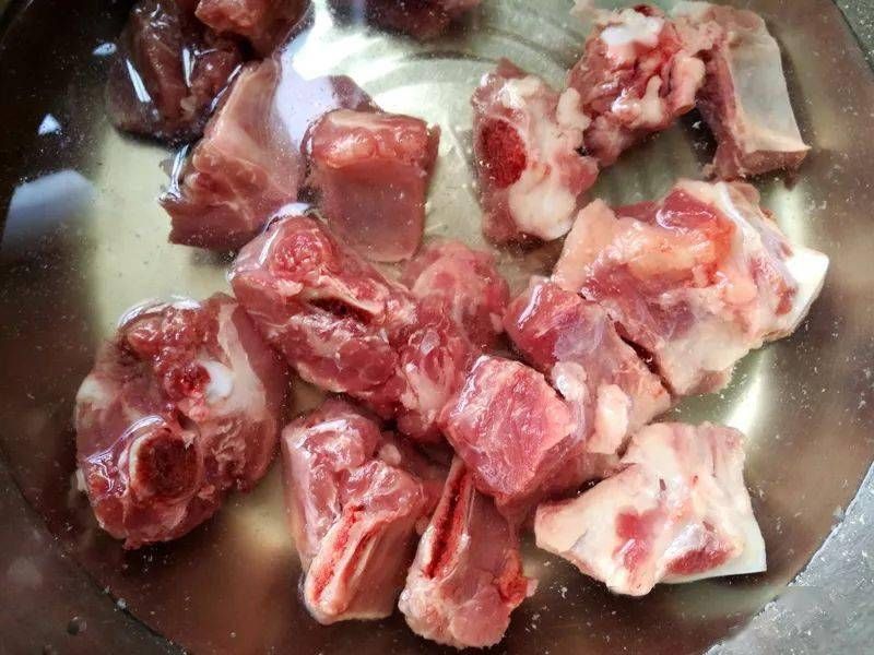 3斤排骨一瓶啤酒，往锅里一扔，好吃到流口水，做法一看就会！