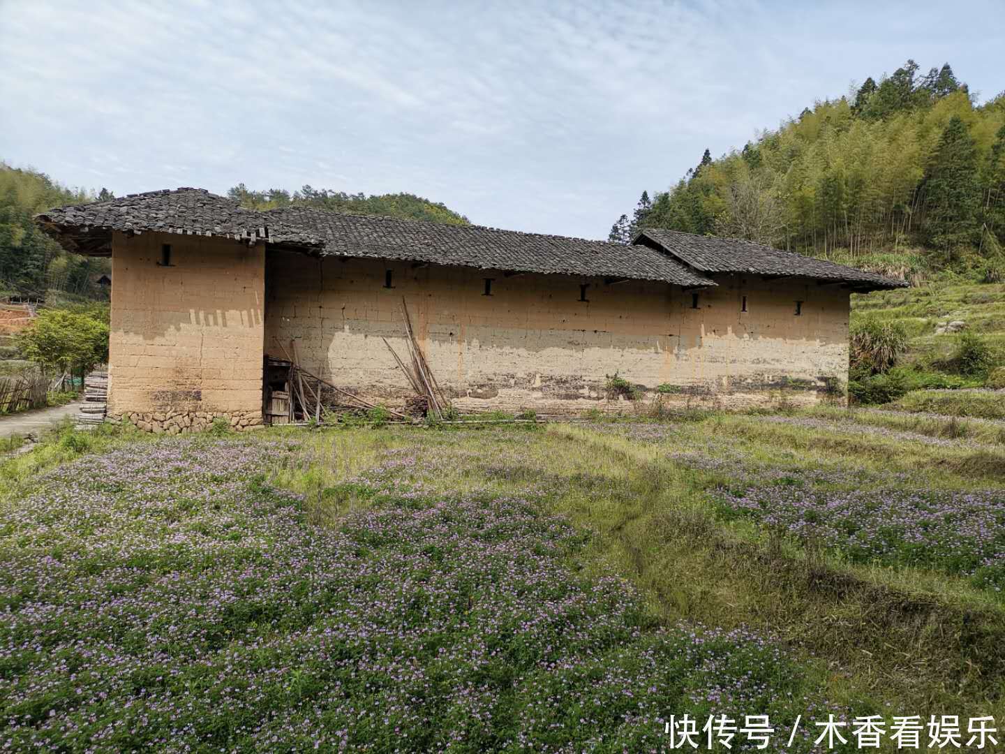 农村|第一次回农村老公家，被他家房子吓到了，这样的房子你们没见过！