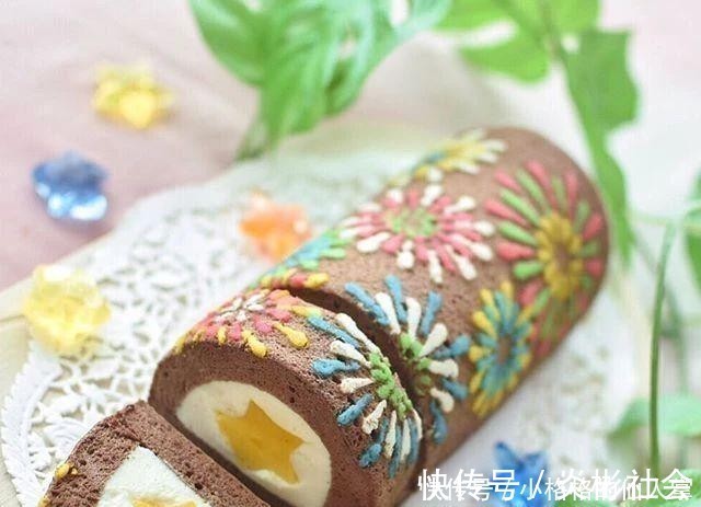 被称为美食料理达人的日本妈妈,做的蛋糕切开后,惊艳整个朋友圈