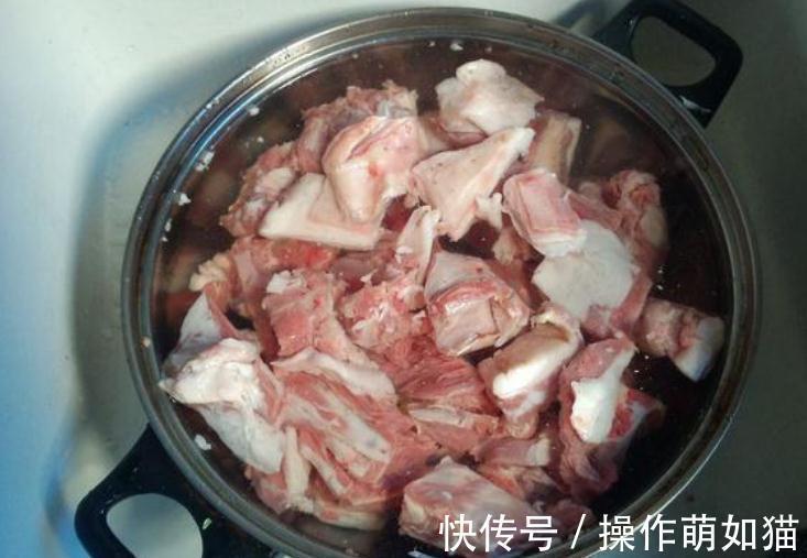 炖羊肉汤，记住“三放两不放”，羊肉软烂羊汤不膻，太美味了