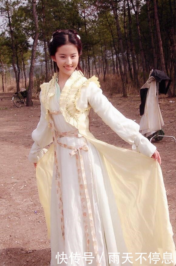 闪着光|我想做你的唇彩,美美地闪着光