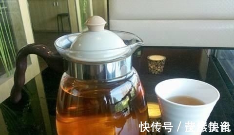 黄芪|患高血压后,除了喝白开水以外,选择3种“饮料”也不会升高血压