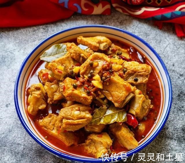 美食天下|十三香麻辣排骨，麻辣入味儿，好吃下饭！