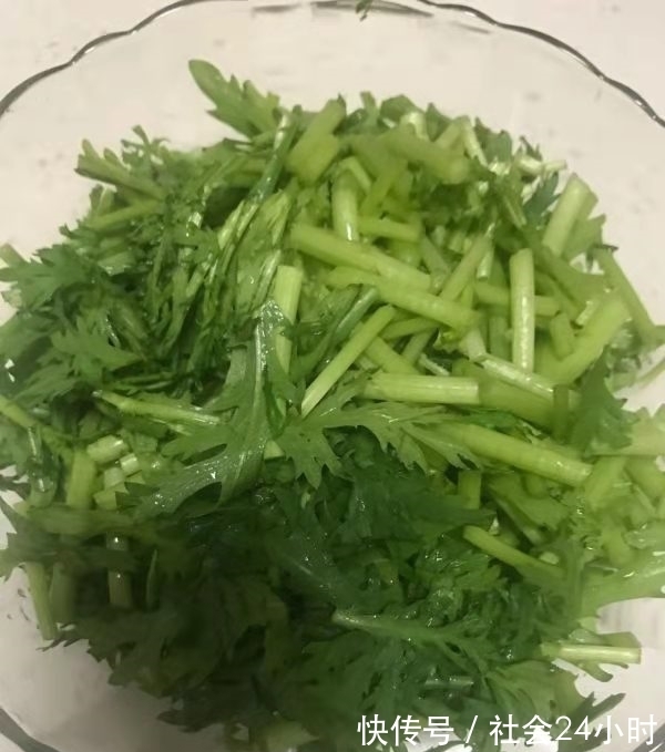 黄花蒿|遇上“秋老虎”别慌，多吃这种菜，只需简单一拌，养脾又消痰