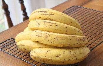 弯有|香蕉香甜营养,市场上有弯有直,要选直的还是弯的区别我告诉你