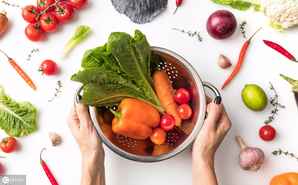 应力性尿失禁|妇科医师女人处于绝经期,记住4个字,多吃2种菜,远离早缞