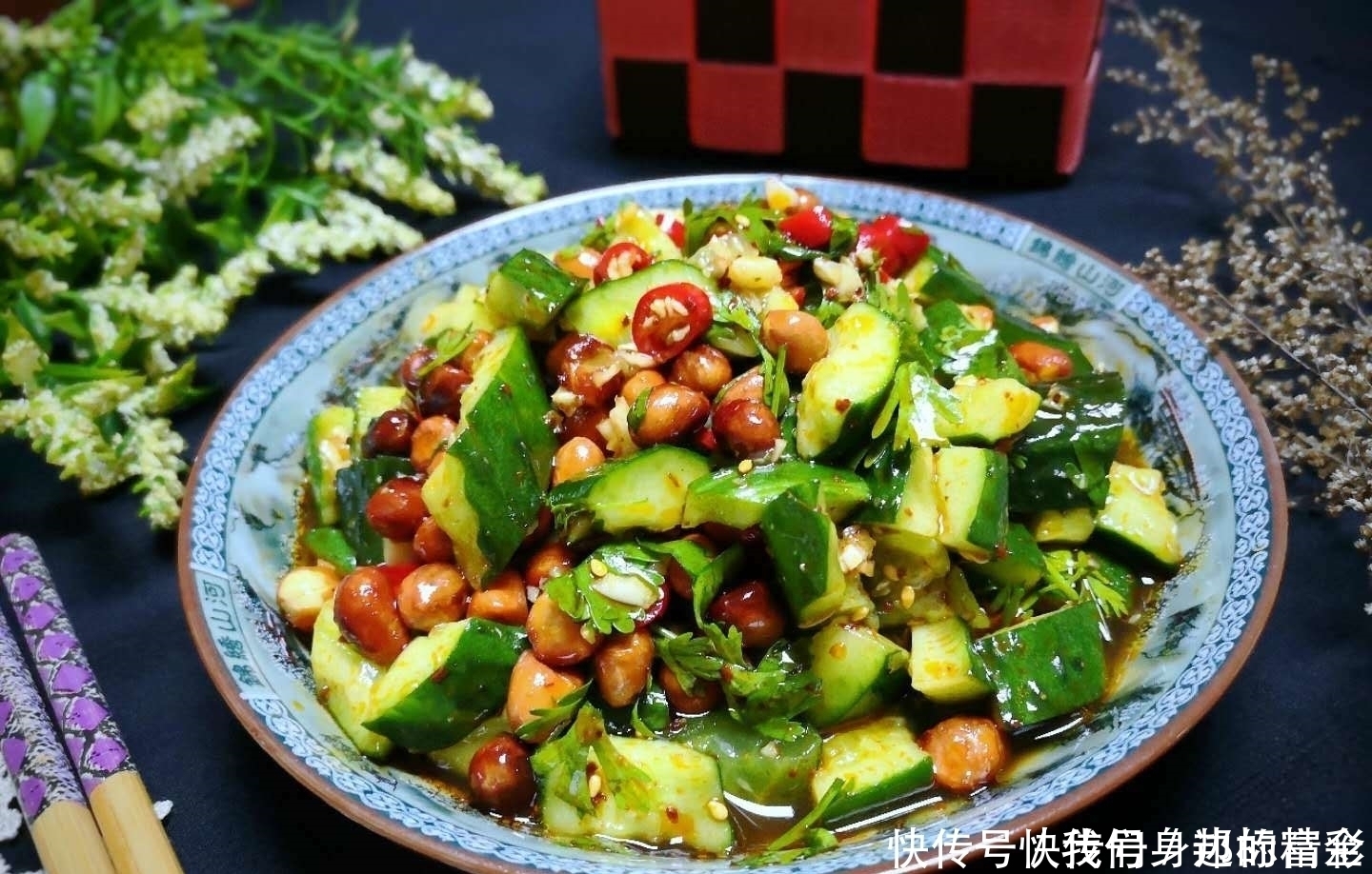 吃起来|凉拌黄瓜时,直接拌是大错特错的,少了这一步黄瓜不脆,更不入味