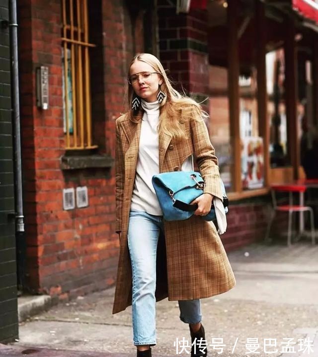 女人|50+的女人冬天怎么穿才时尚?大衣+高领衫,谁见都夸洋气