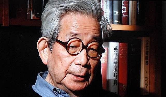 当中|大江健三郎日本正在往锁国的大道上狂奔,极有可能重复历史