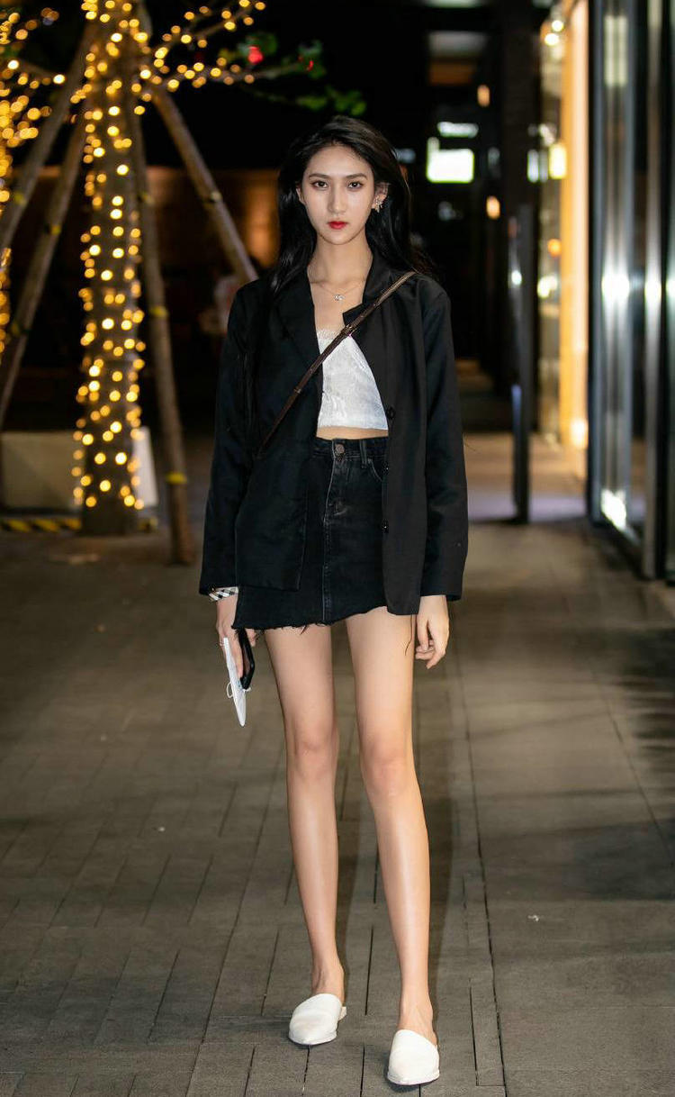 小姐姐|粉色连衣裙的小姐姐，曲线玲珑的好身材，感觉真的是妙极了