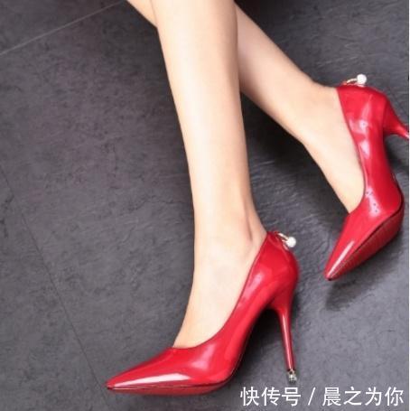 时尚 一双完美的细跟鞋,展现出高端的时尚气息!