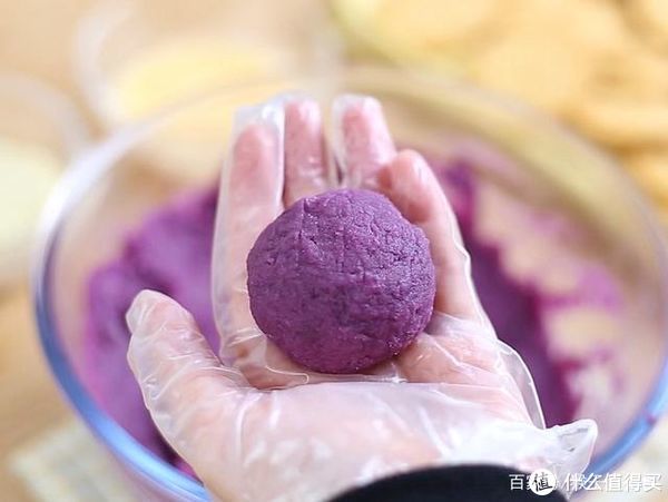 紫薯别再蒸着吃了，试试这样做，奶味浓郁，香软可口，太好吃了
