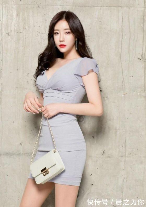 气质 -靓丽有型的紧身裙美女,身材曼妙,浑身上下散发出优雅气息!