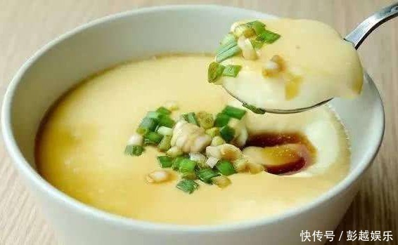 鸡蛋羹总是蒸的不嫩滑教你3个小技巧，蛋羹无蜂窝，吃着像布丁