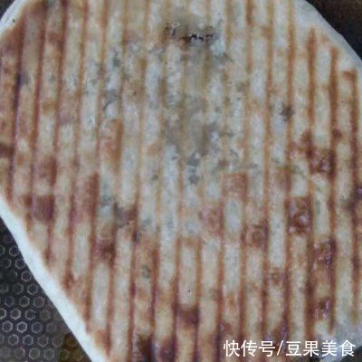 你肉饼的正宗做法，简单几步，越吃越上瘾