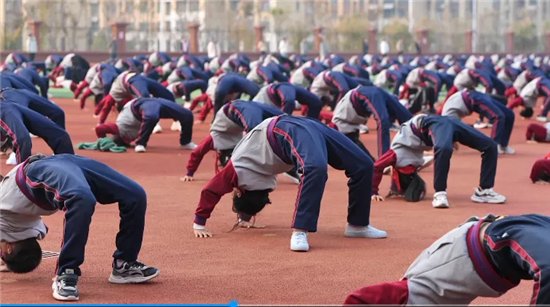 坊子区|坊子区兴国小学在山东省中小学体能与运动技能发展交流研讨会上做现场展示