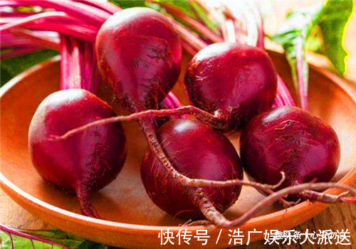 圣女果|女性不愿老太快,推荐常吃4种食物,排除毒素,预防子宫早衰