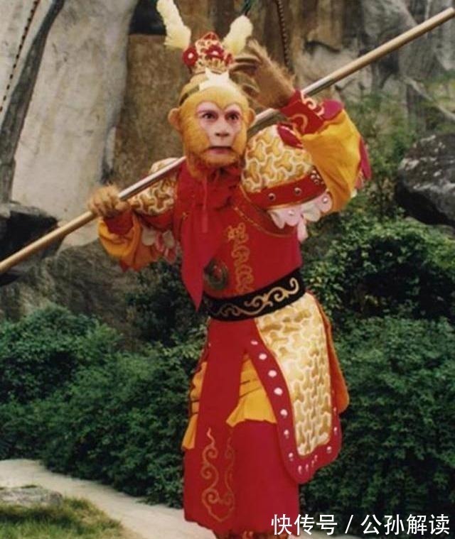 四大名著#中国唯一有两张身份证的人,出演了四大名著,真名知道的人却很少