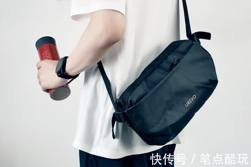 悠启|百搭多用很能装:悠启时尚机能胸包体验