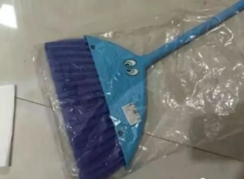 塑料袋|毛絮越扫越多？告诉你一个小妙招，轻松解决毛絮困扰