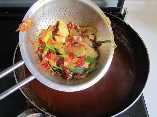  郫县豆瓣|教你在家做出让人欲罢不能的水煮肉片，肉片鲜香滑嫩，下酒又下饭