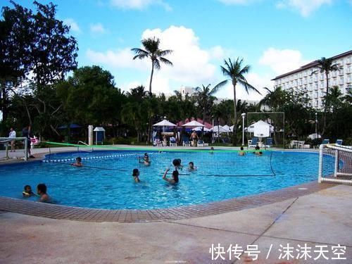 泳池|全家出门游泳,6岁女儿回来后皮肤大片脱落,医生的话令家长崩溃