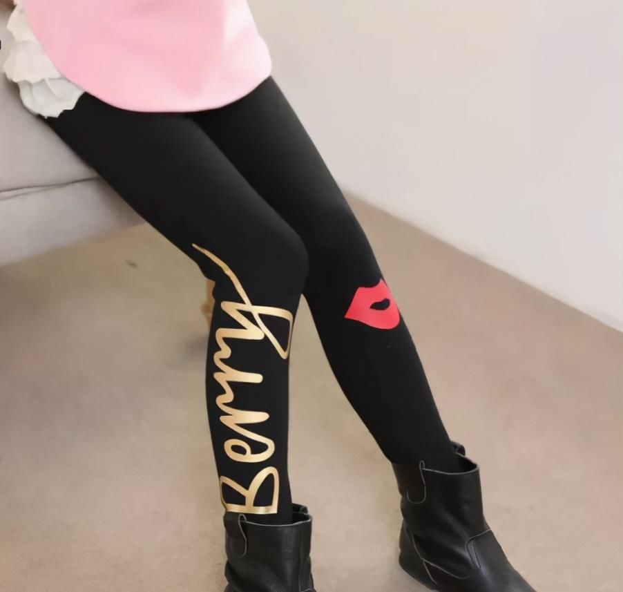 差点让孩子窒息，这4种衣服绝对不能留