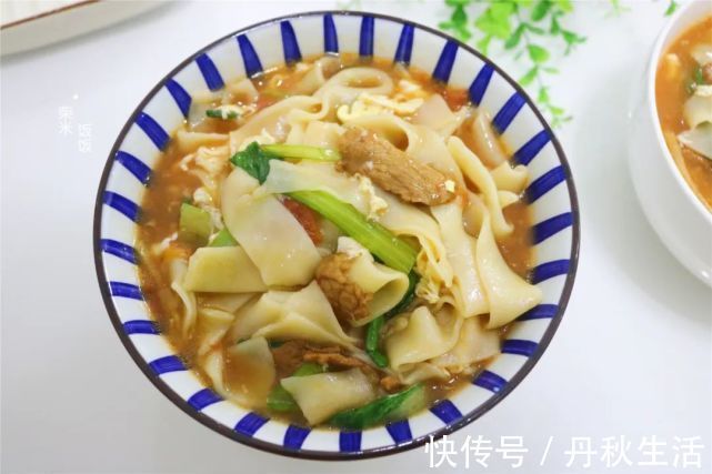 保鲜袋|手擀面这样做，根根分明煮不烂，爽滑筋道不糊汤，比买的好吃