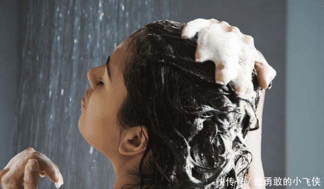 这“两款”洗发水建议不要买，价格贵还鸡肋，头发出油是有原因的