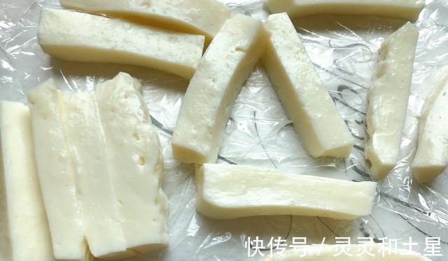 面包糠|用牛奶做小零食，加入淀粉炸，营养价值高又好吃！