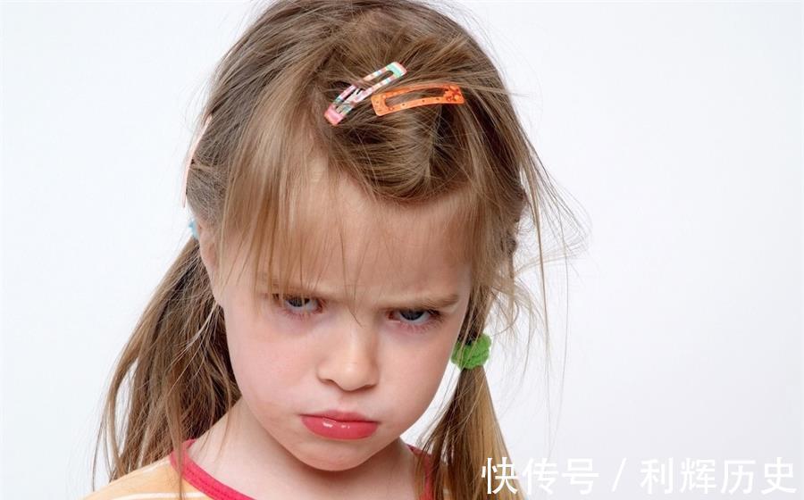 家长们|孩子有3种表现,说明父母做的太多,家长们该学会放手了