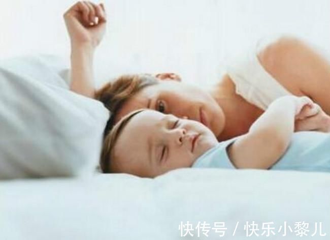 午睡|萌娃幼儿园午睡,“自己哄自己”火了,网友:动作熟练得让人心疼