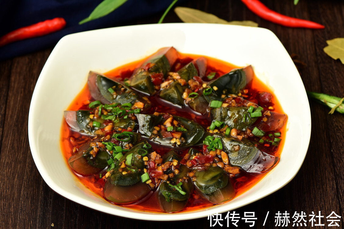 凉拌皮蛋|做凉拌皮蛋,3味料是关键,学会正确做法,皮蛋好吃入味还不腥