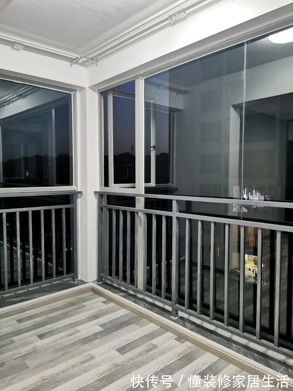 阳台|新房已入住，144平不含家具花了10万，后悔主卧阳台通铺木地板
