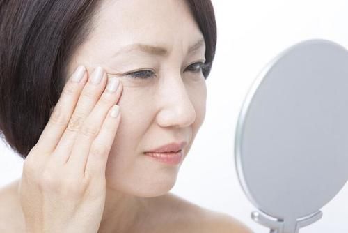 子宫肌瘤|女人50岁后,雌激素依然很旺盛是好事吗?可能会碰上“3个”麻烦