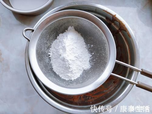 小麦粉|一个巧克力布朗尼蛋糕居然要100块,其实不难,其实自己在家做蛋糕也很简单,真实惠