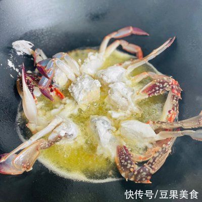 美味|#橄享国民味 热烹更美味#香辣蟹