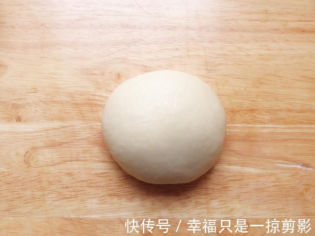 面粉别做馒头了,试试此款点心,个人觉得比馒头好看还好吃,真香