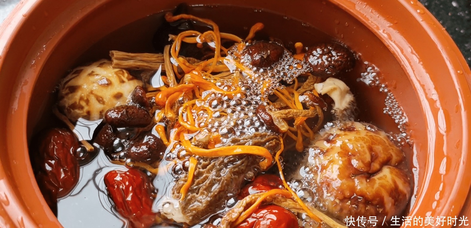 洗干净|天冷了就给家人炖这一锅汤,浓香鲜美好喝温补,食材与做法都简单