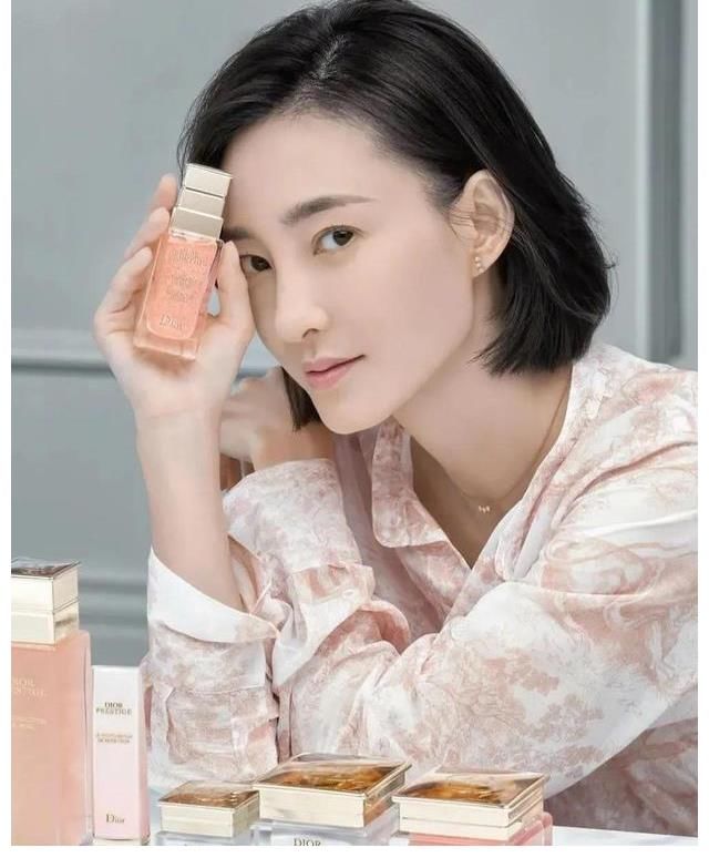 画眉|王丽坤：妆罢低声问夫婿，画眉深浅入时无