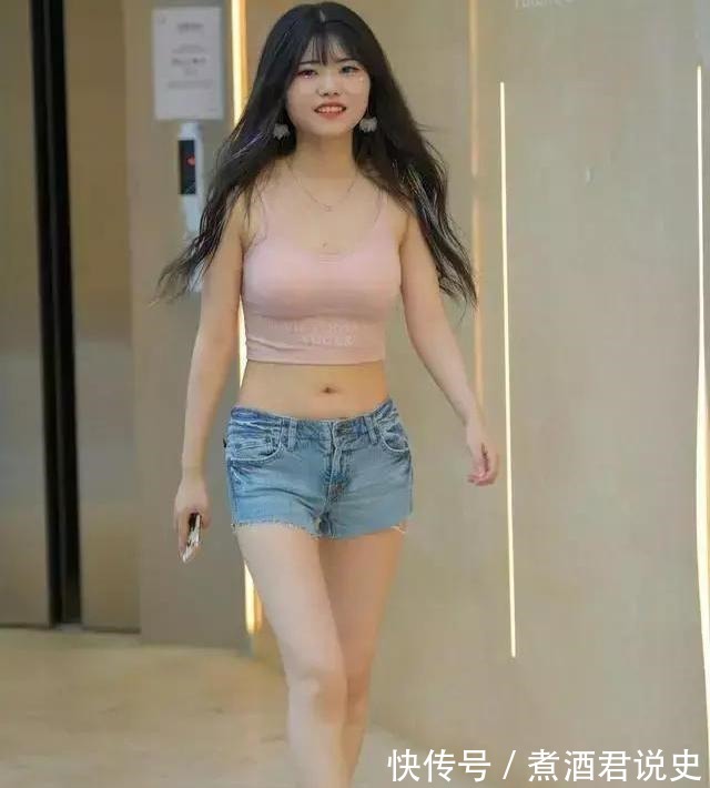 阔腿裤 精致的印花瑜伽裤穿搭，打破单调和刻板，美丽清澈