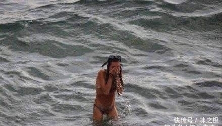 游泳|英国一女子怀孕时游泳,在海中产子,丈夫帮着咬下脐带